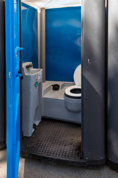 Portable Toilet Options We Offer in Creve Coeur, MO